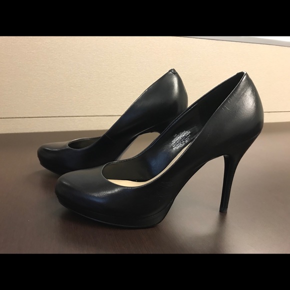 Nine West Heel - SOLD - Picture 1 of 5